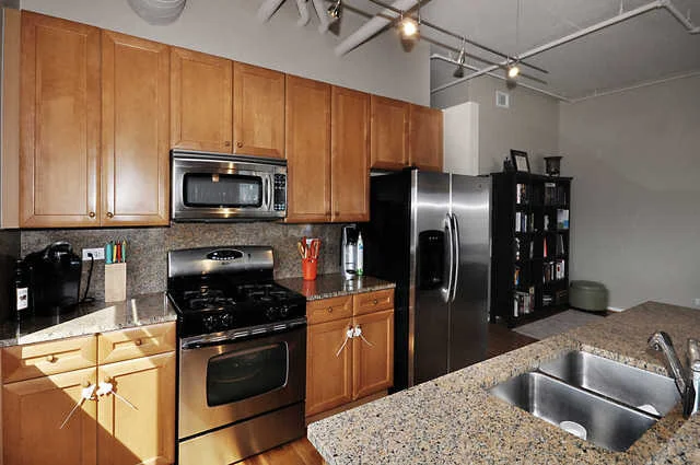 Photo of Unit 604 at 950 W MONROE Street