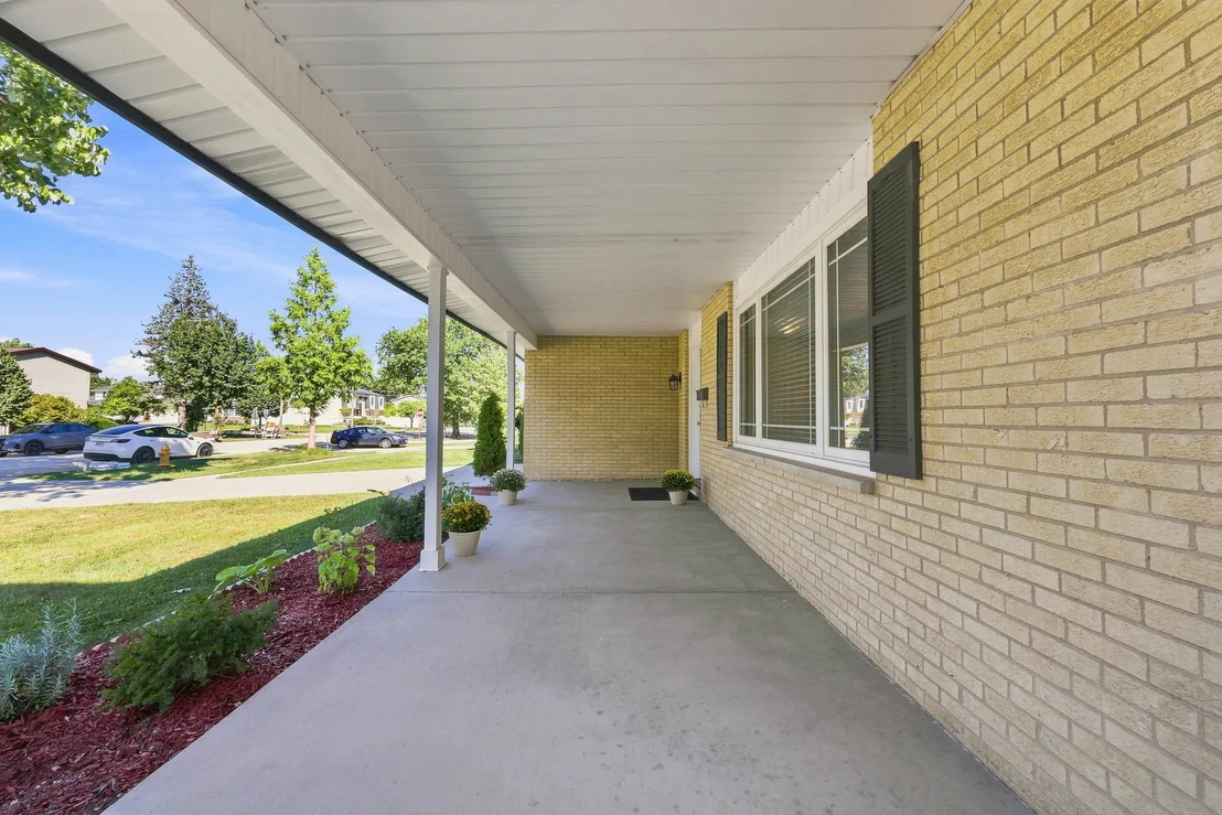 Photo of 1805 W Willow Lane