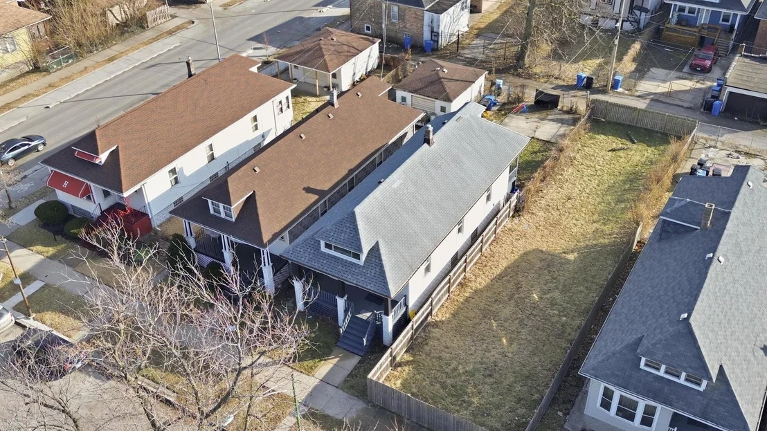 Photo of 1409 W 71st Place