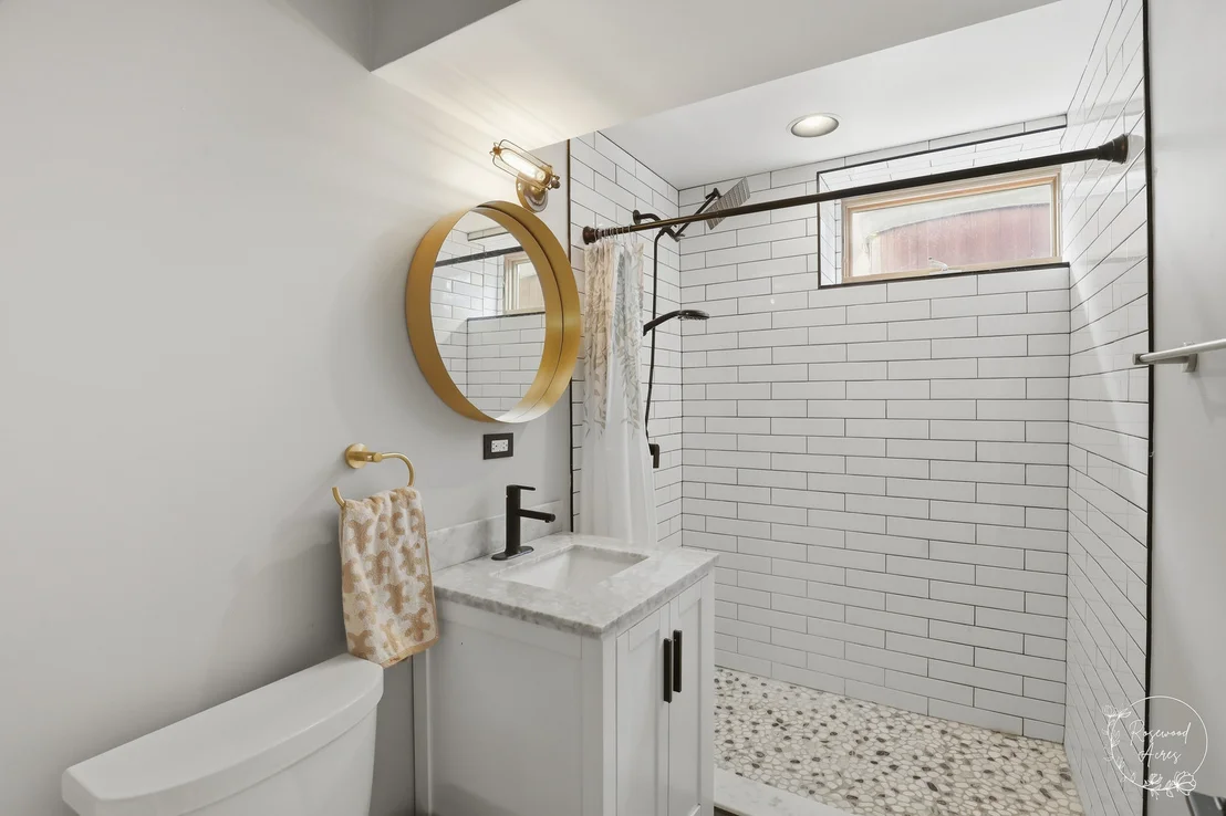 Photo of 1168 Meadow Path