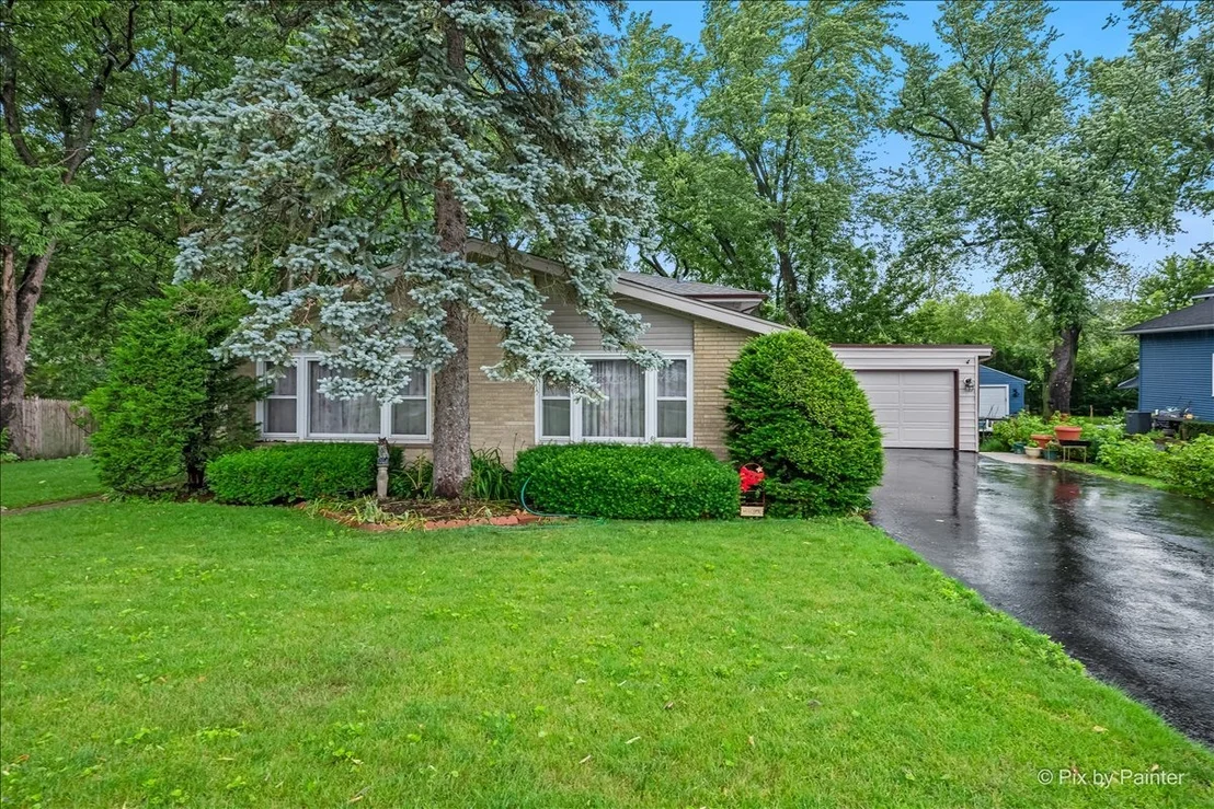 Photo of 2530 Old Glenview Road