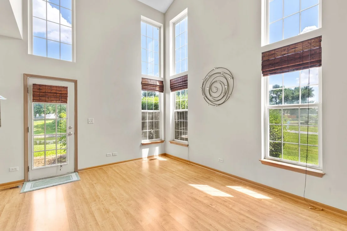 Photo of Unit 0 at 2212 Rossiter Parkway