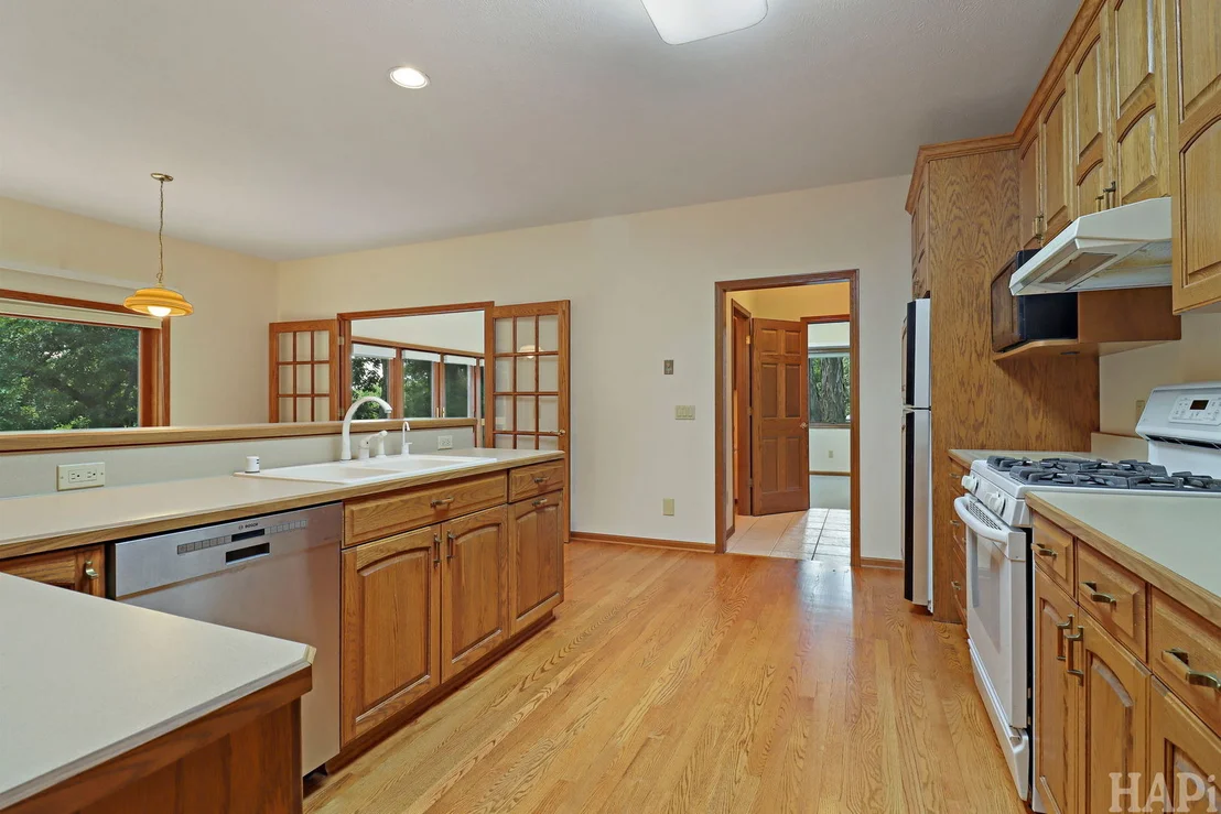 Photo of 2215 N Elmkirk Park