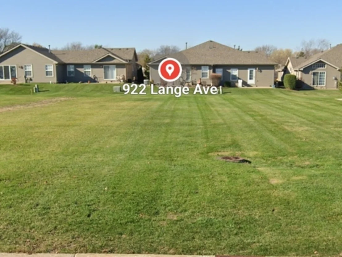 Photo of 922 Lange Avenue