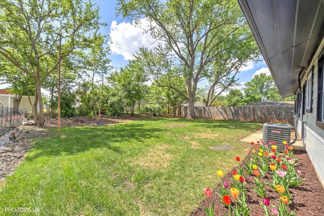 Photo of 115 Fairlane Drive