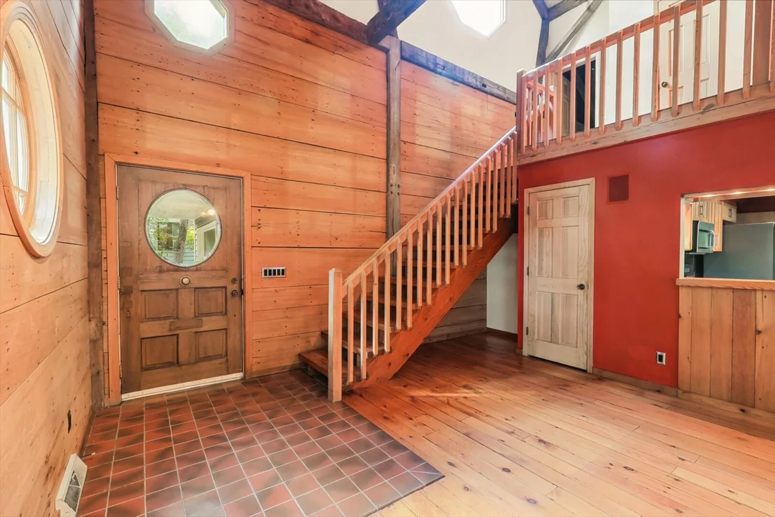 Photo of 802 La Sell Drive