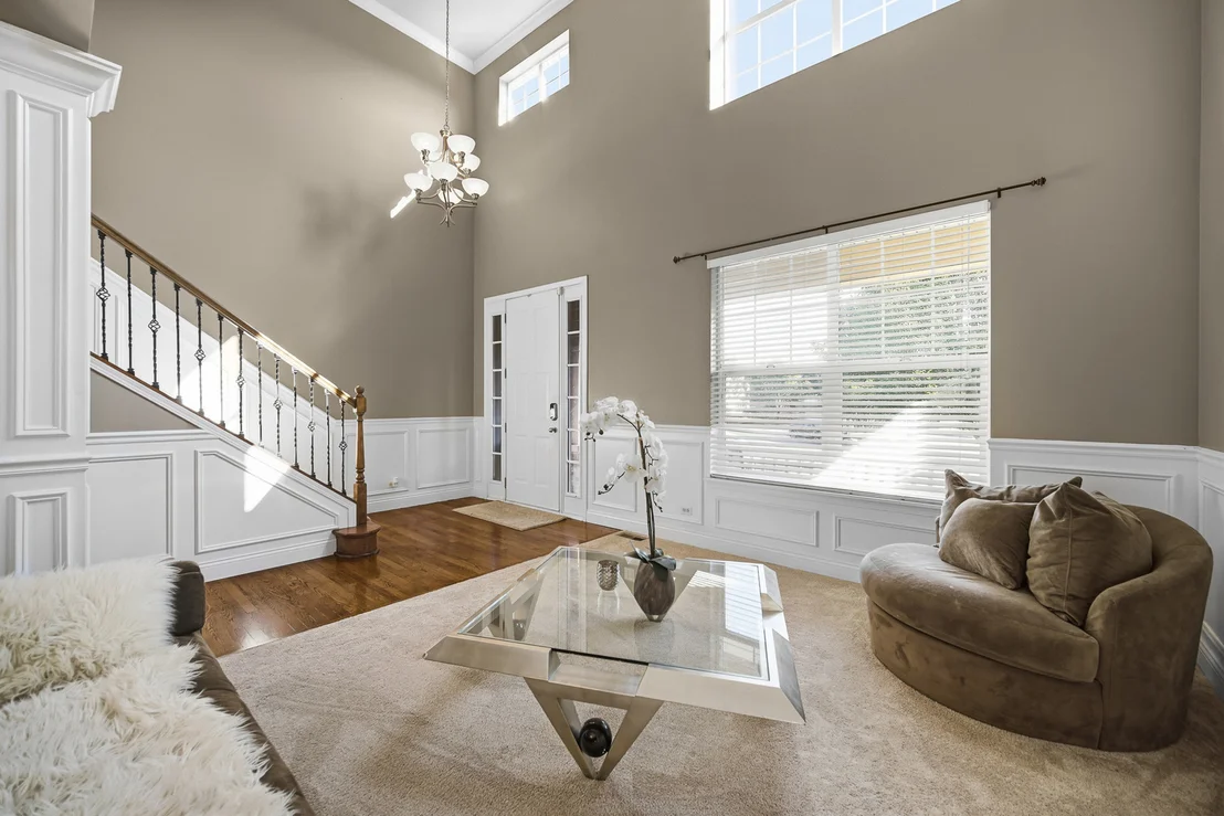 Photo of 385 Post Oak Circle