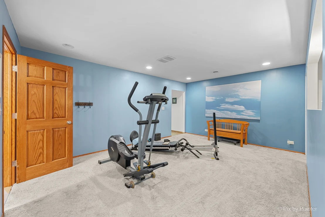 Photo of 1423 N River Road
