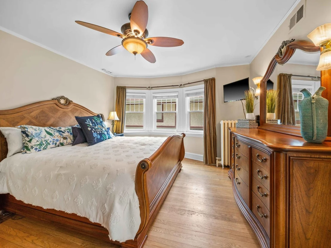 Photo of 1115 Forest Avenue