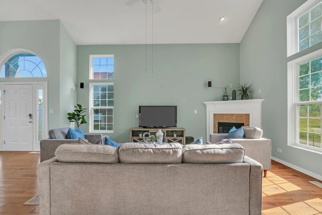 Photo of 2833 Waterfront Avenue