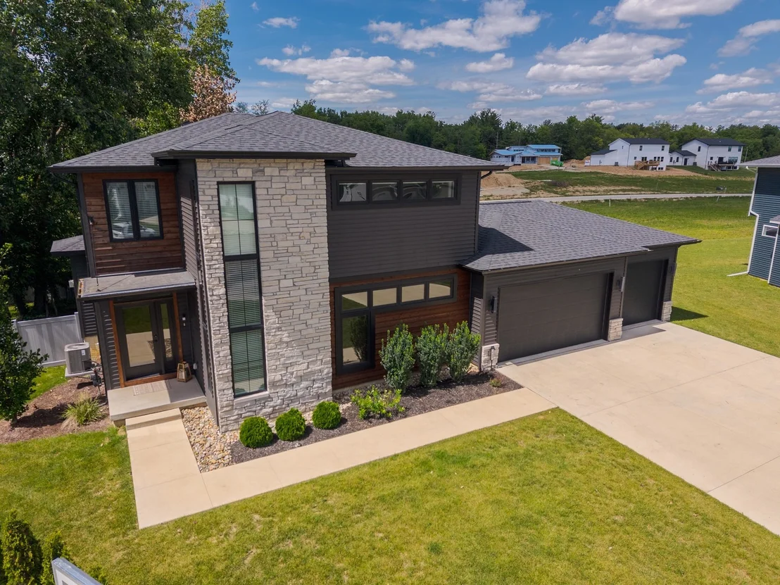 Photo of 102 Raef Road