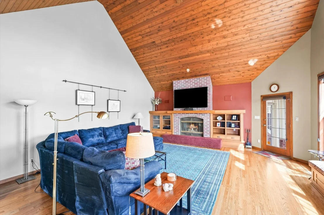 Photo of 2204 Edgewater Place