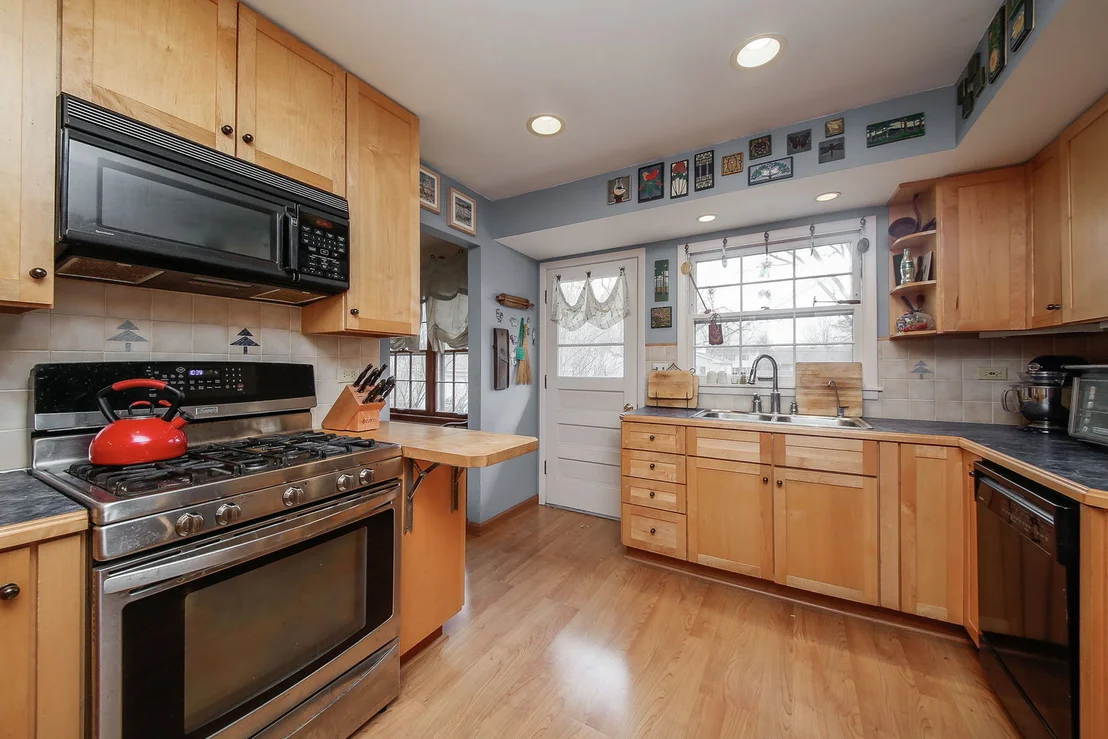 Photo of 447 Tennyson Road