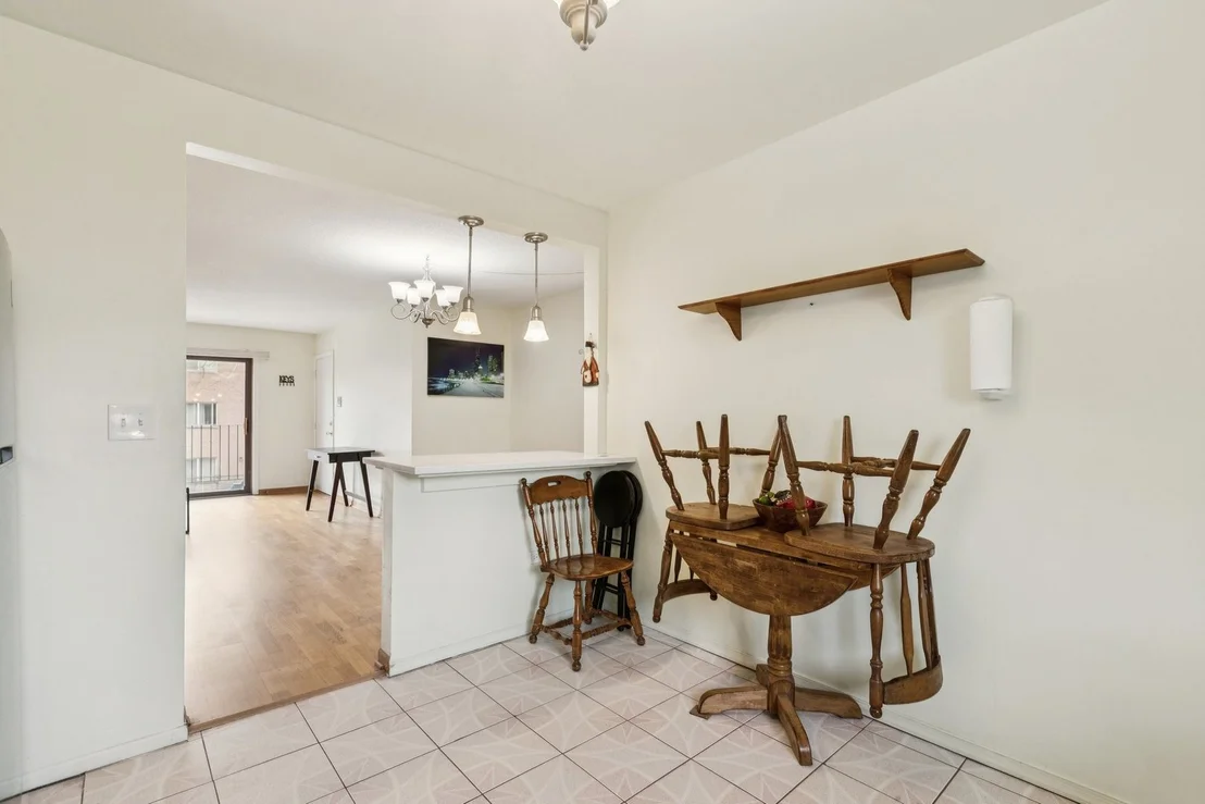 Photo of Unit D at 702 Cobblestone Circle