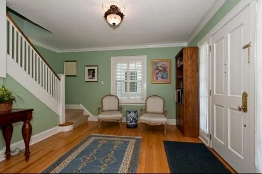 Photo of 2204 Forestview Road