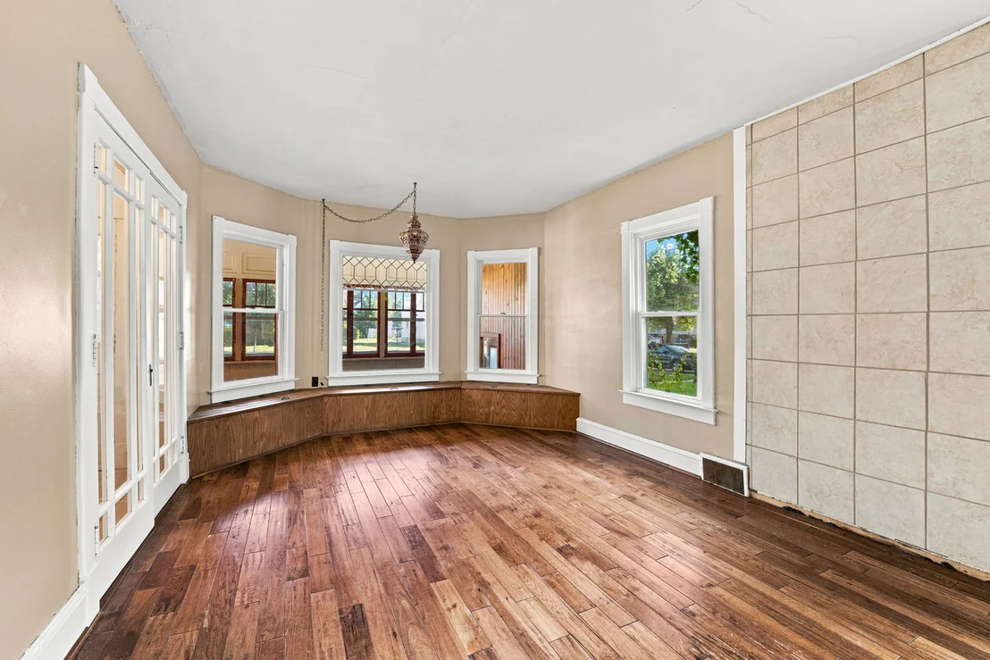 Photo of 111 W Delaware Street