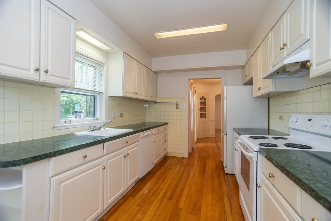 Photo of 2545 Greeley Avenue