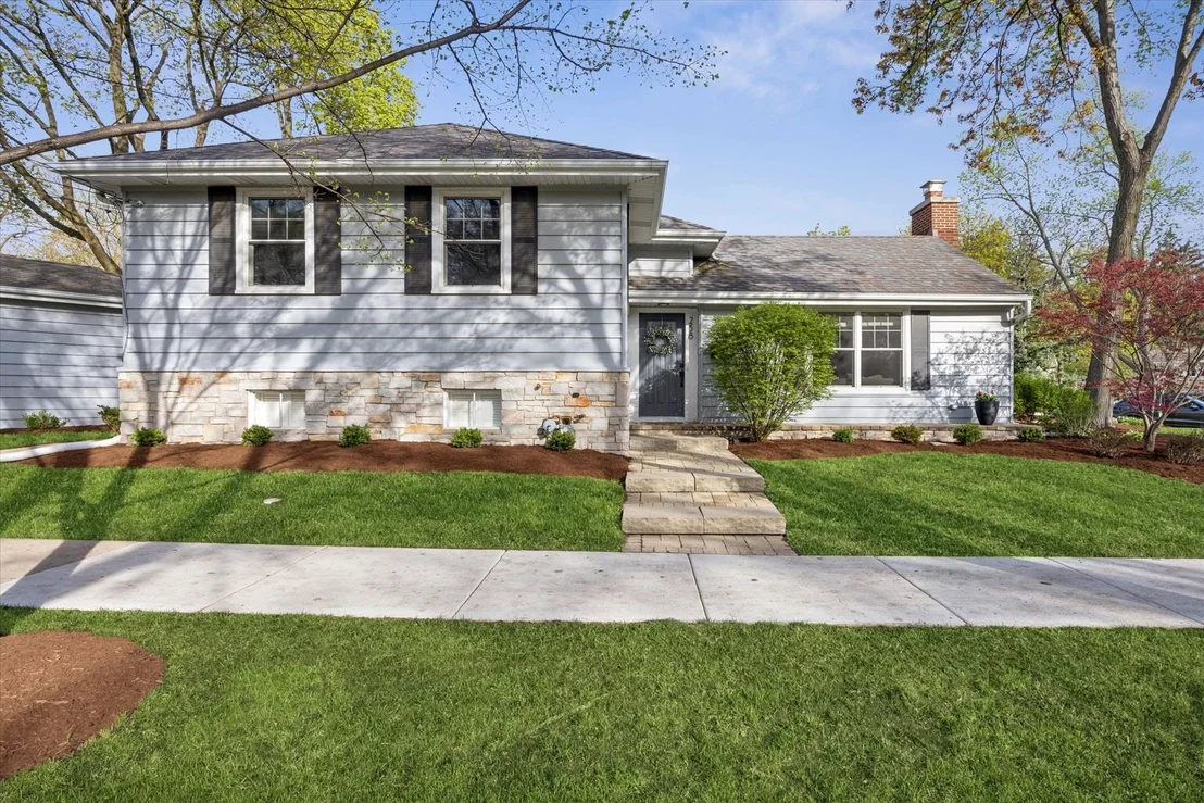 Photo of 258 Crest Road
