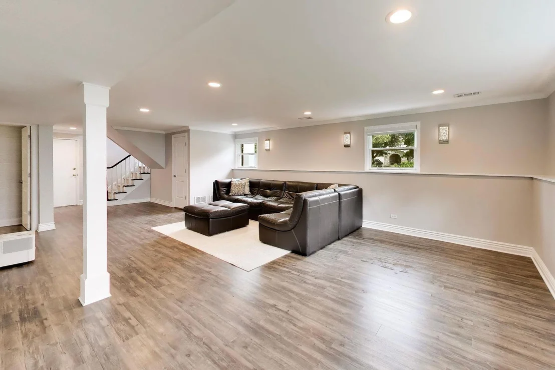 Photo of 955 W Gilbert Road