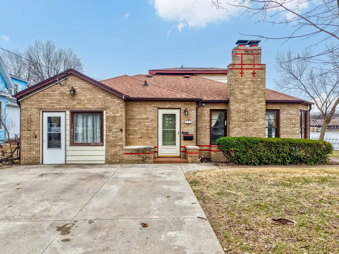 Photo of 226 Clay Street
