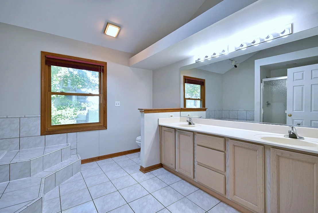 Photo of 148 Schiller Square