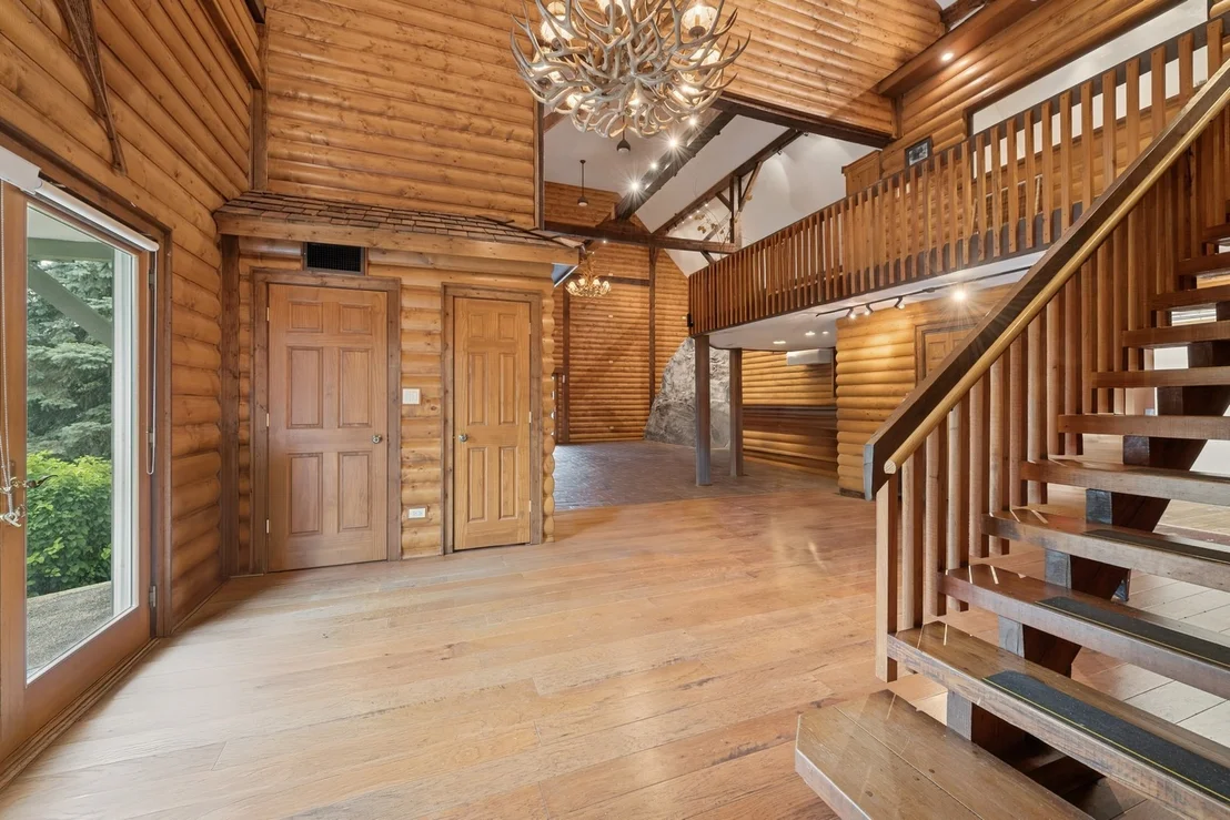 Photo of 153 Algonquin Road