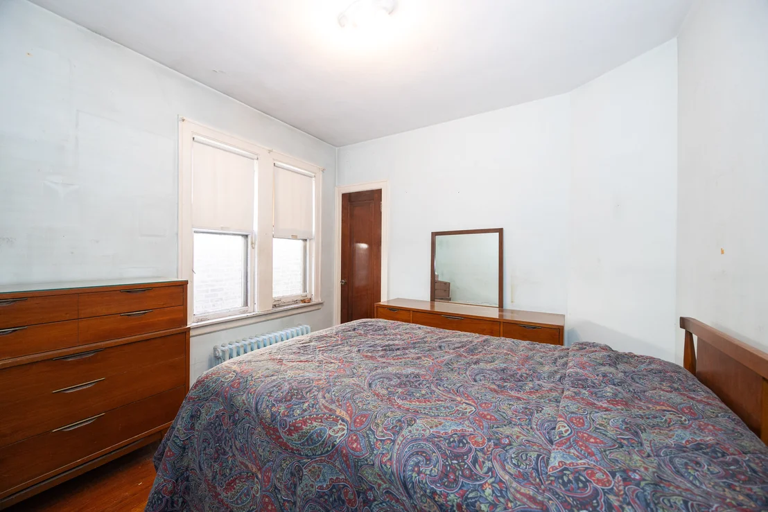 Photo of 5226 W Wolfram Street