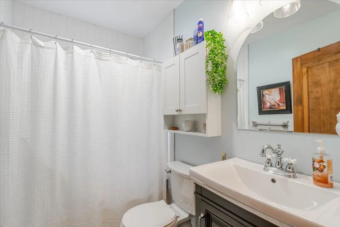 Photo of 111 LOREN Street