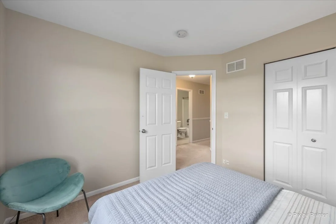 Photo of 1671 Maple Avenue