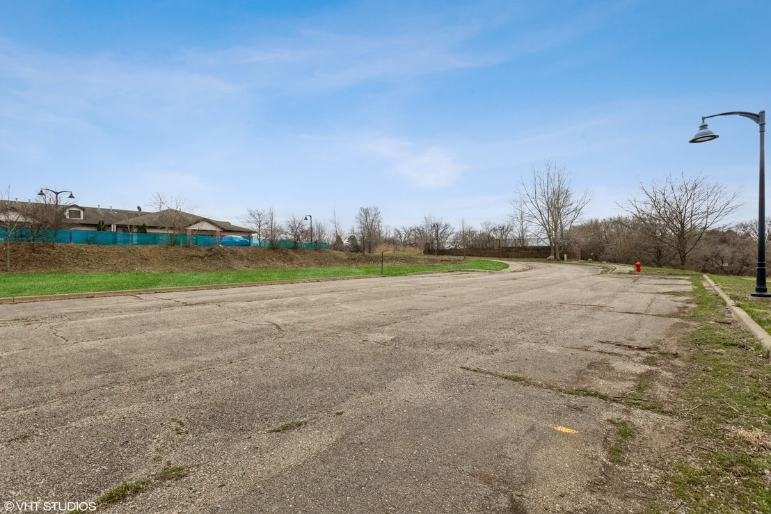 Photo of 1188 E Algonquin Road