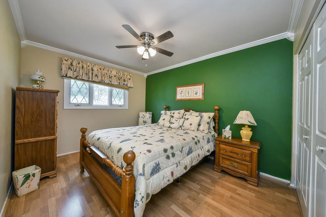 Photo of 337 W Edson Place