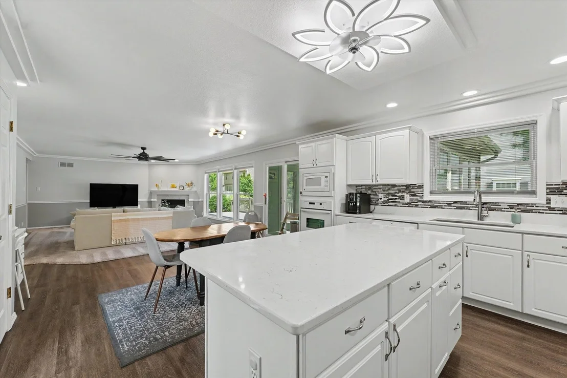 Photo of 1206 Cobblefield Road