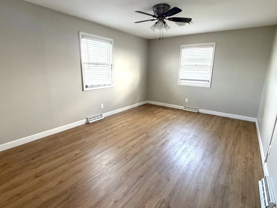 Photo of 82 N 23rd Road