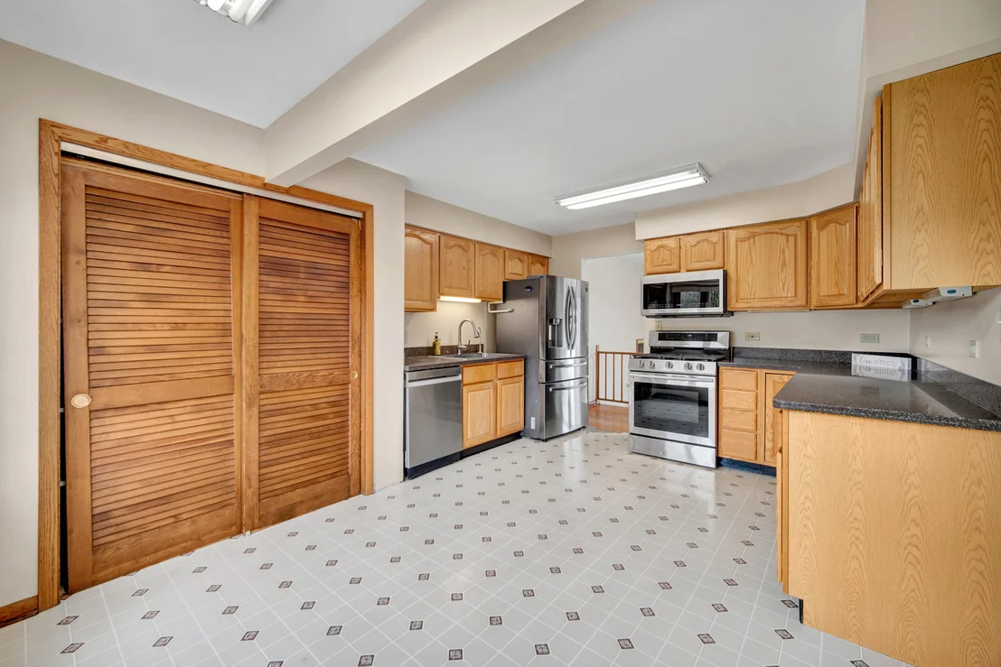 Photo of 562 N Plamondon Drive