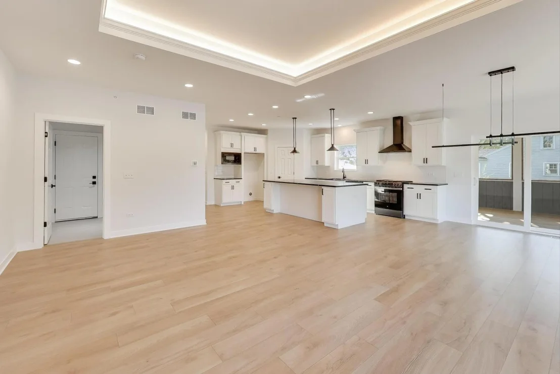 Photo of 894 N Quentin Road