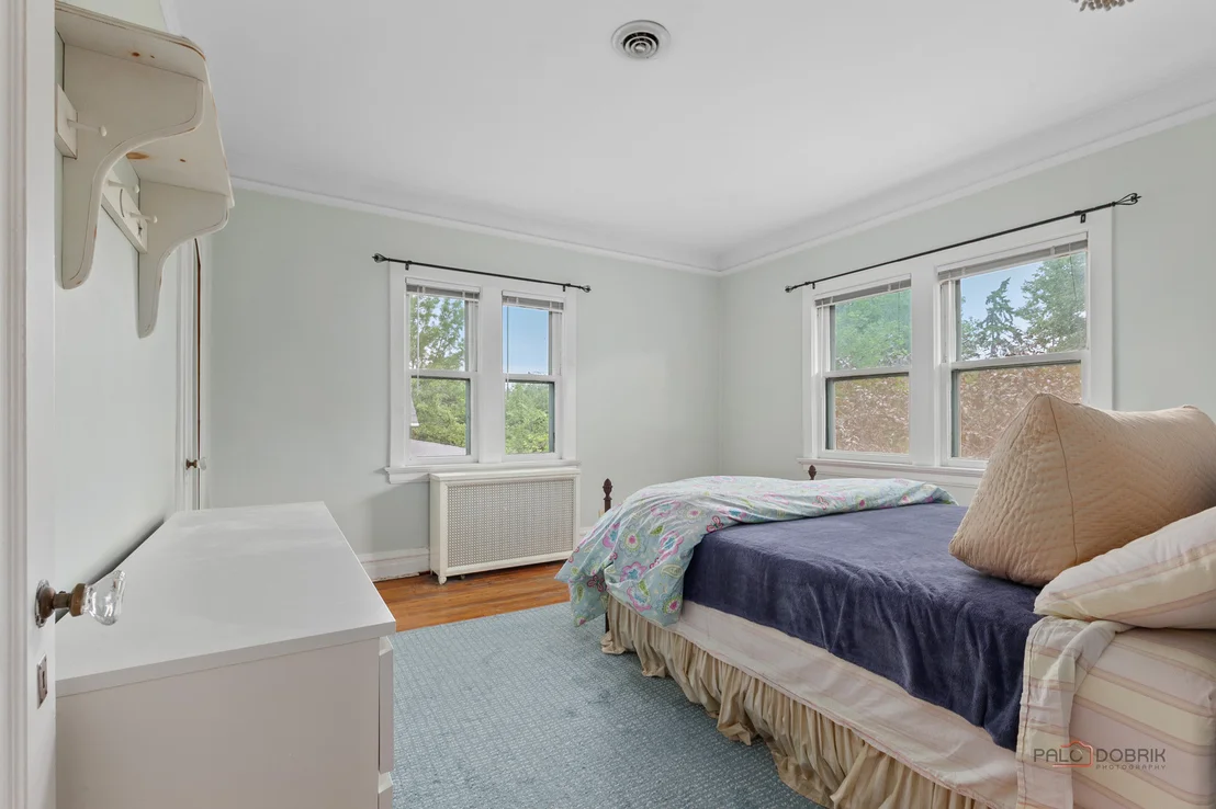 Photo of 136 Washington Circle