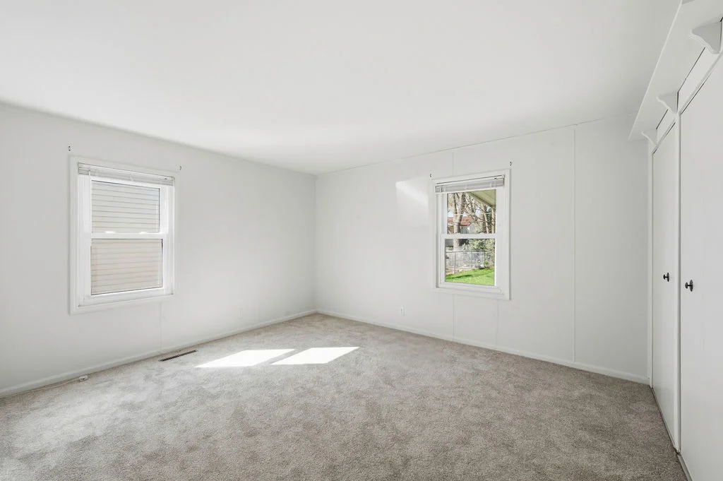 Photo of 910 Meadow Lane