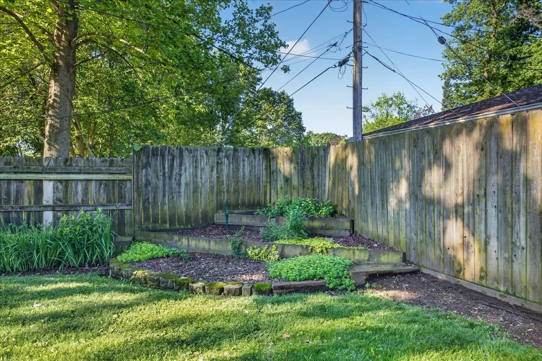 Photo of 3735 Highcrest Road