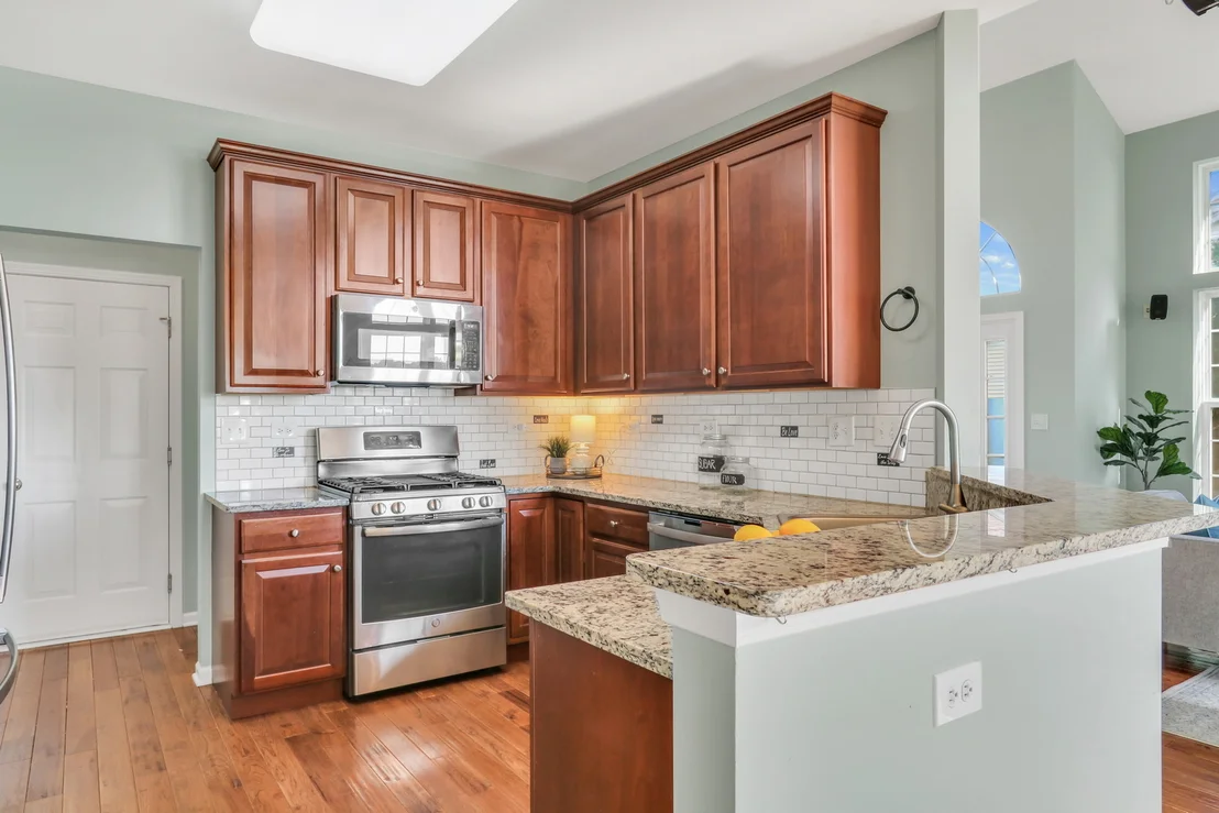 Photo of 2833 Waterfront Avenue