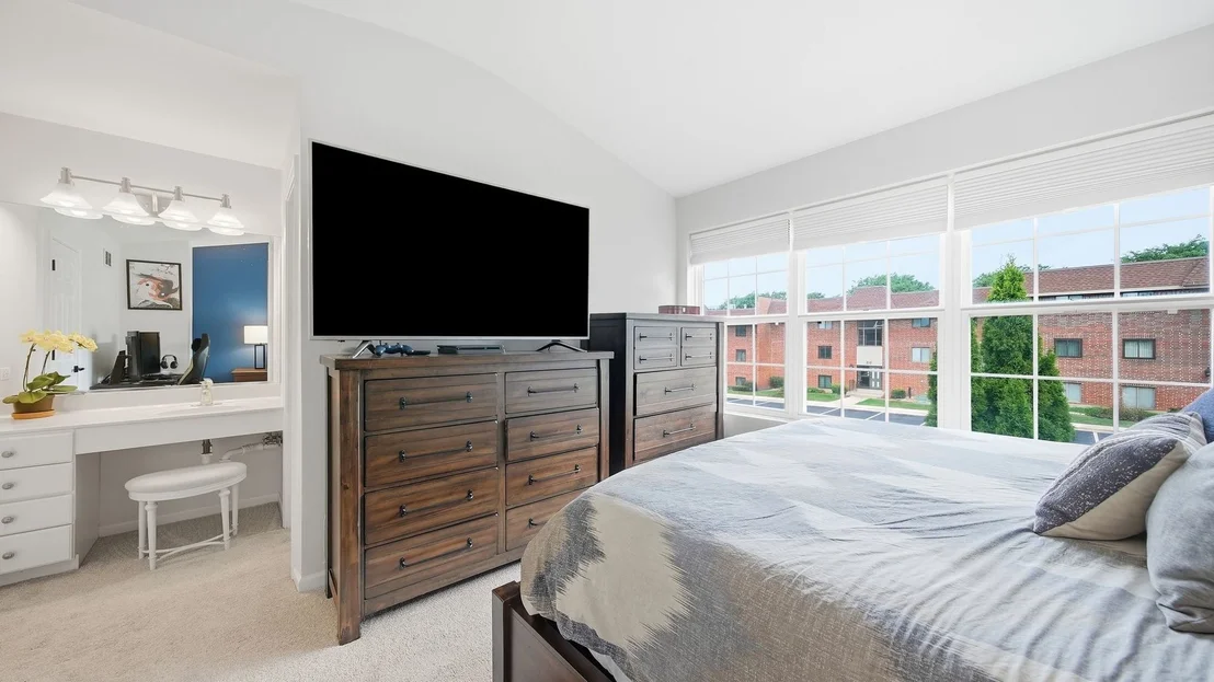 Photo of 118 Oakton Drive