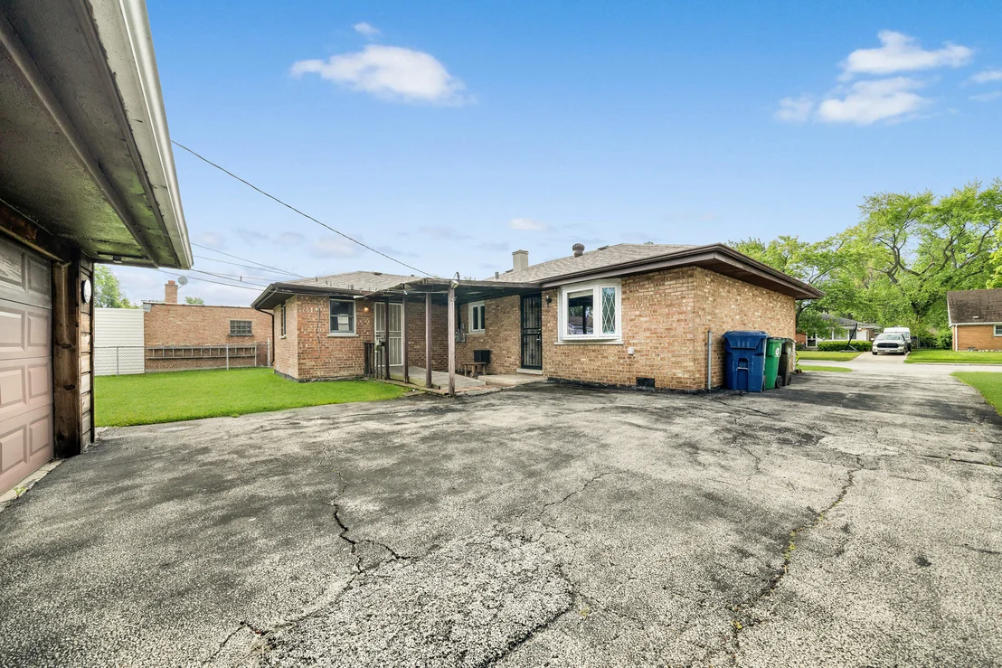 Photo of 7030 Saratoga Drive