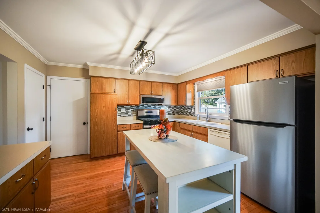 Photo of 427 Glenys Drive