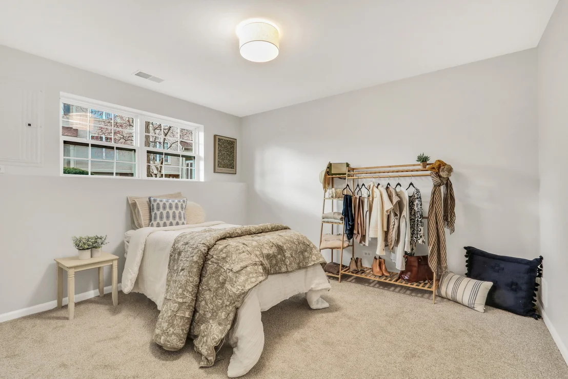 Photo of 983 Ellsworth Drive