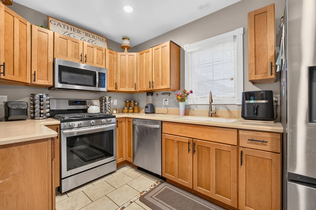 Photo of 345 Rolfe Road