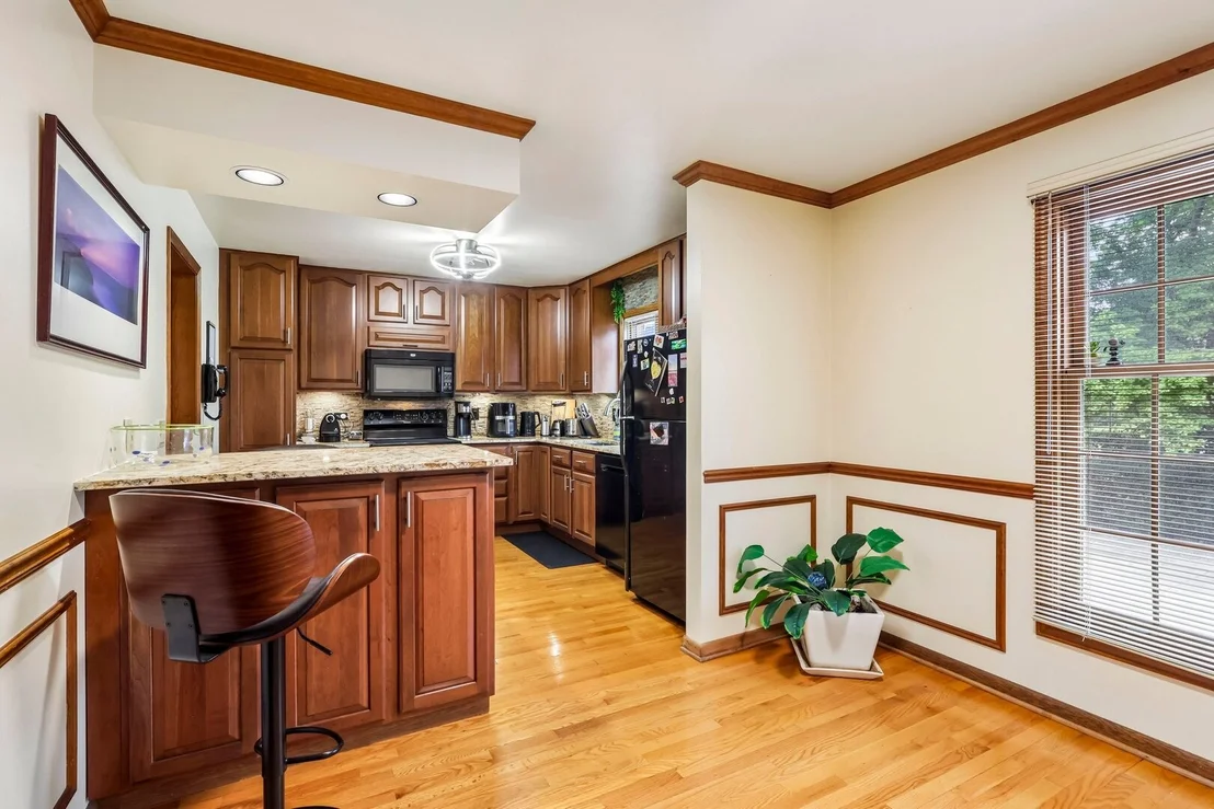 Photo of 328 Eastern Avenue