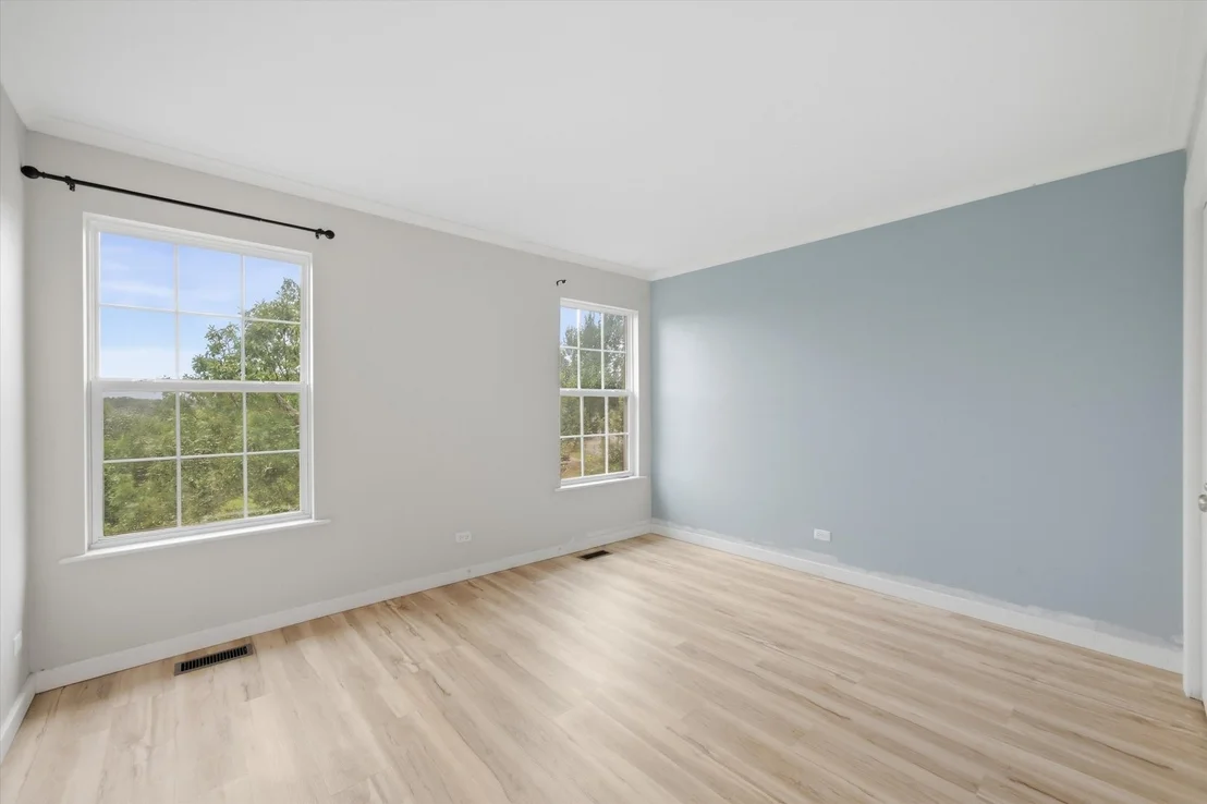 Photo of 512 N Fox Trail