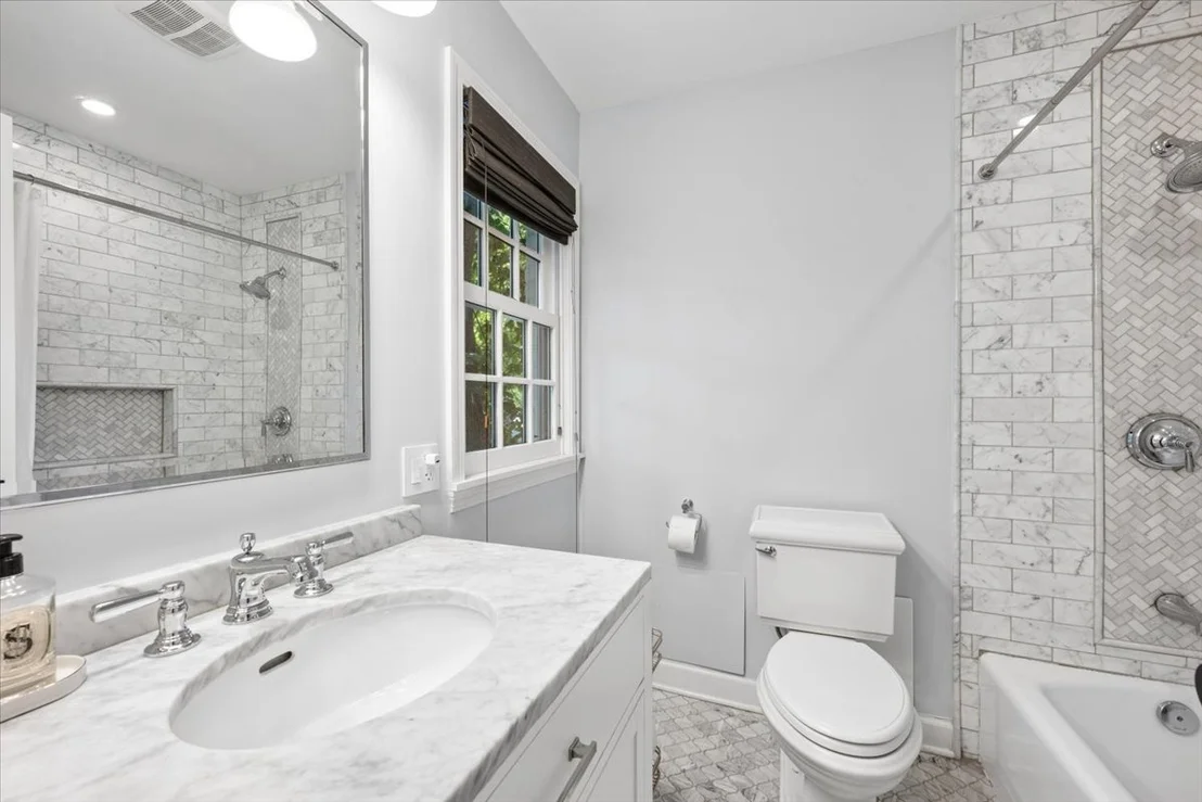 Photo of 567 Oak Street