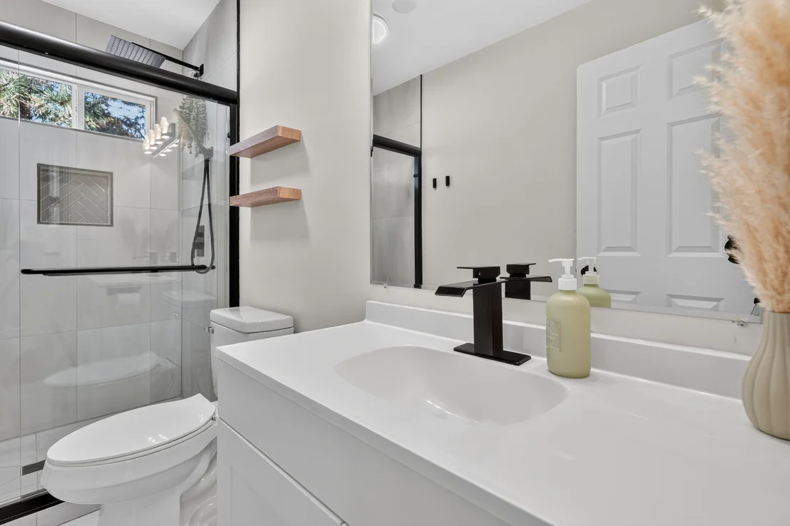 Photo of 1645 Webster Lane