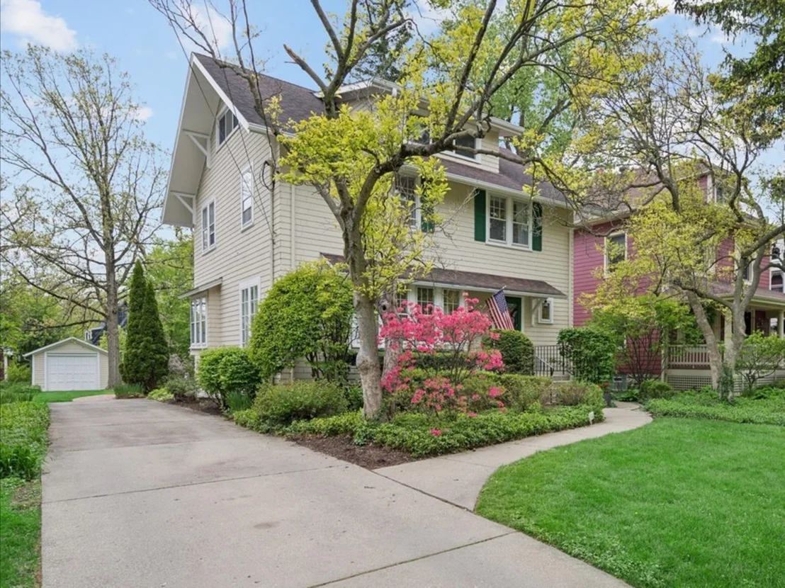 Photo of 972 Elm Street
