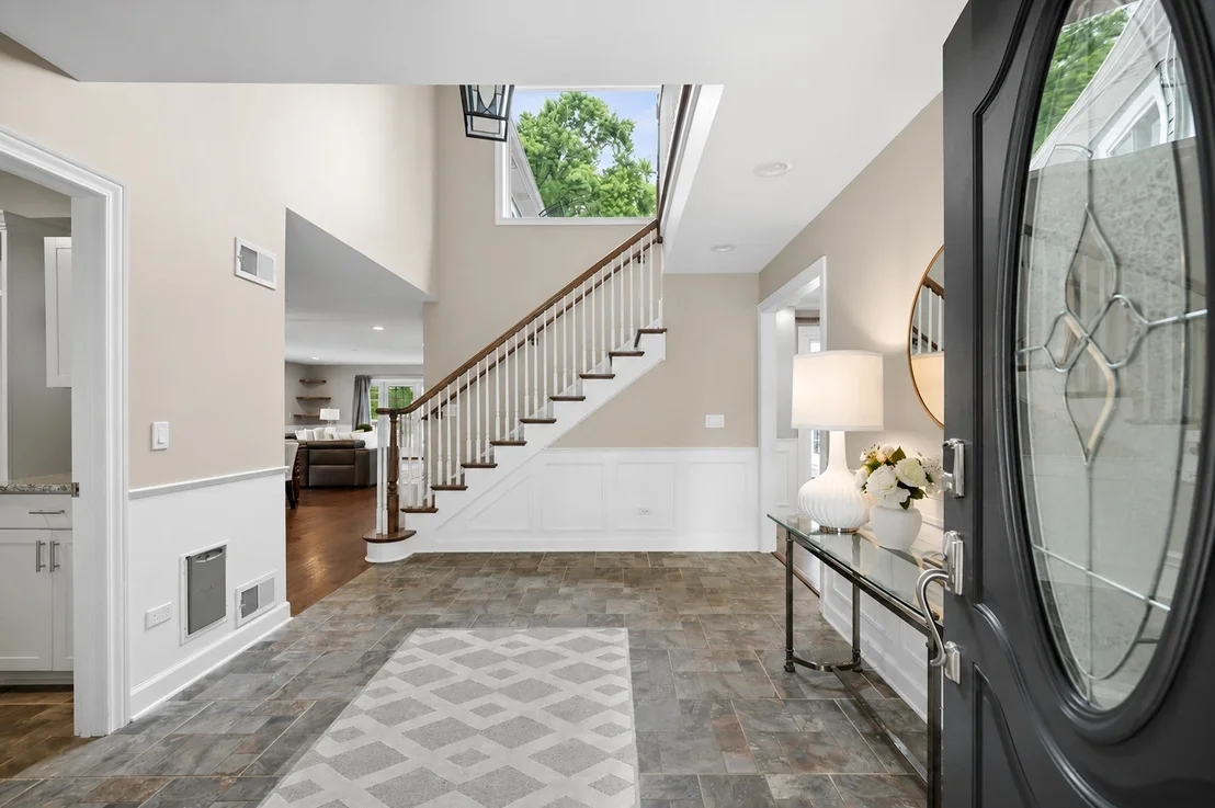 Photo of 586 Earl Drive